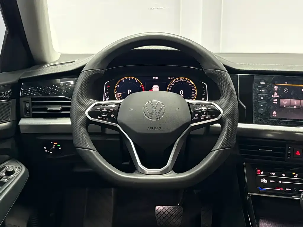 Volkswagen Passat — фото 7