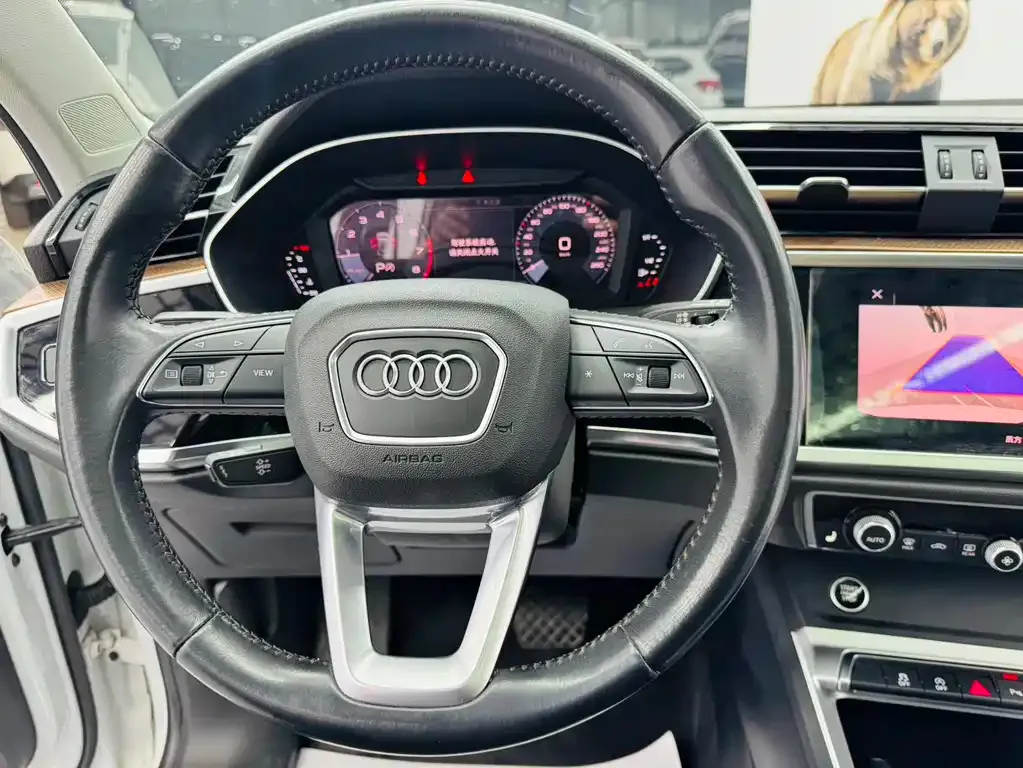 Audi Q3 — фото 4