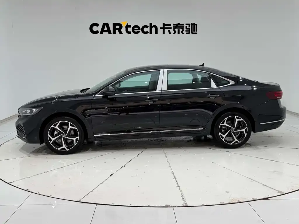 Volkswagen Passat — фото 9