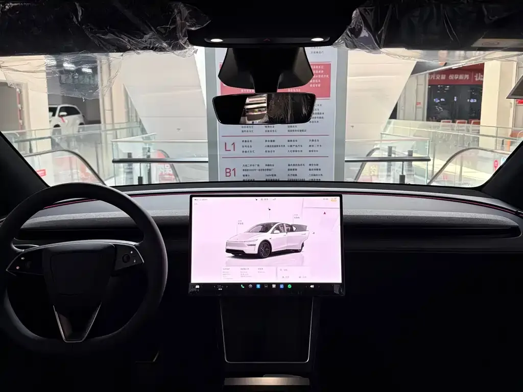 Tesla Model Y — фото 6