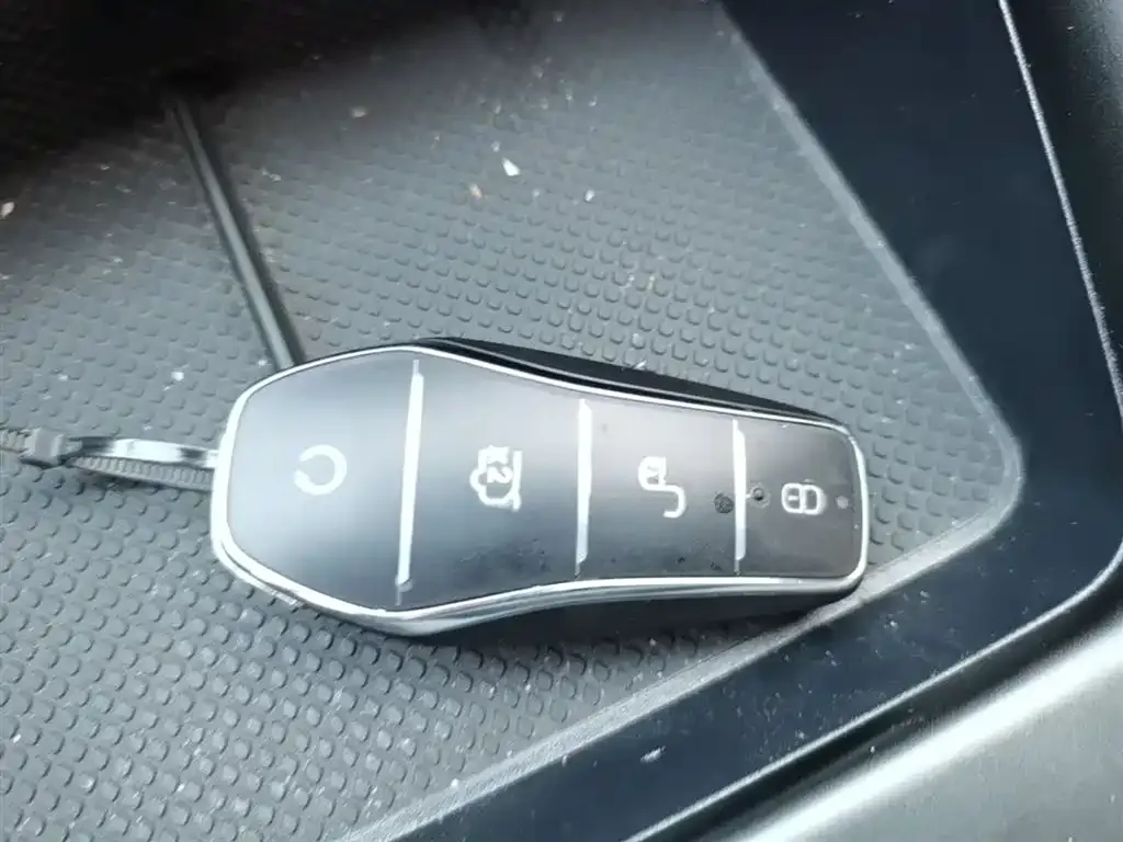 BYD Seal 05 DM-i — фото 9
