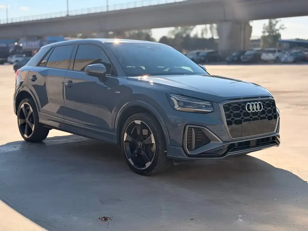 Audi Q2L — фото 6