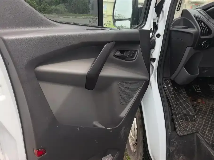 Ford Transit 2022 из CN, фото 8