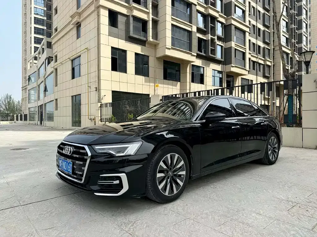 Audi A6L — фото 1