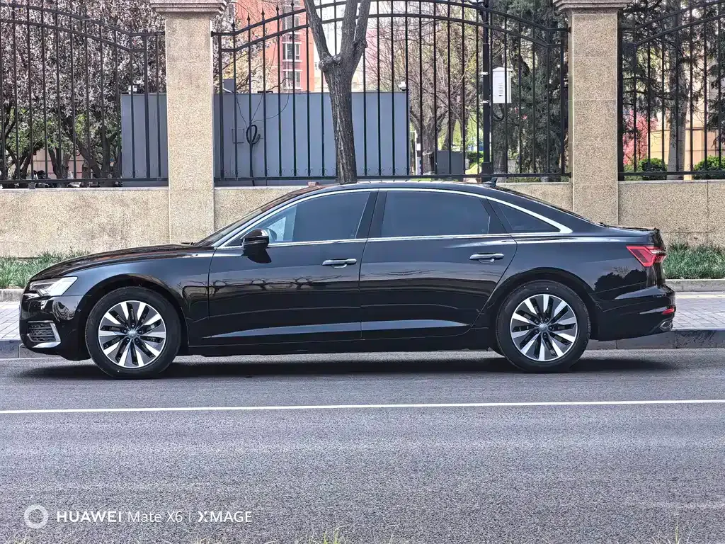 Audi A6L — фото 9