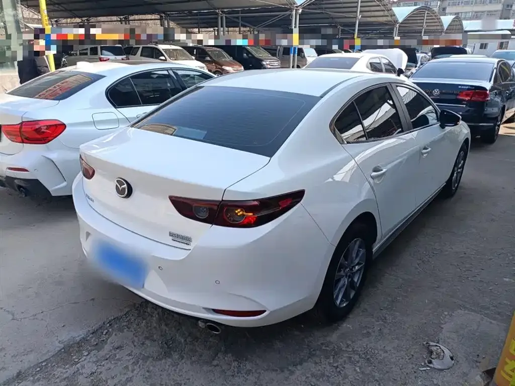 Mazda 3 Axela — фото 10