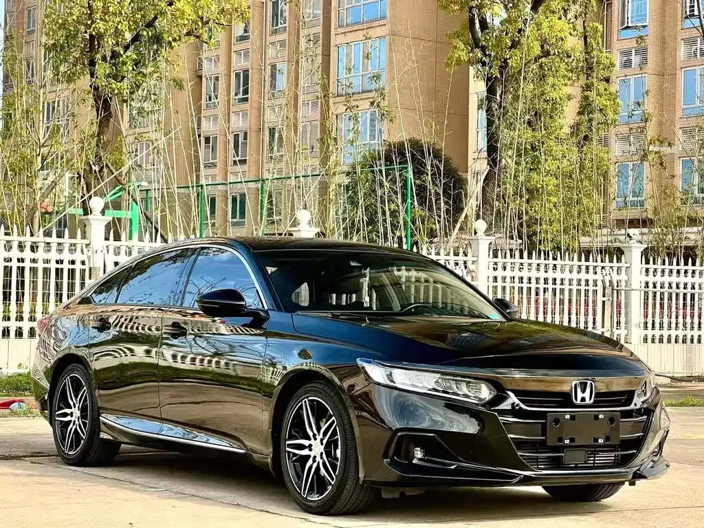 Honda Accord — фото 8