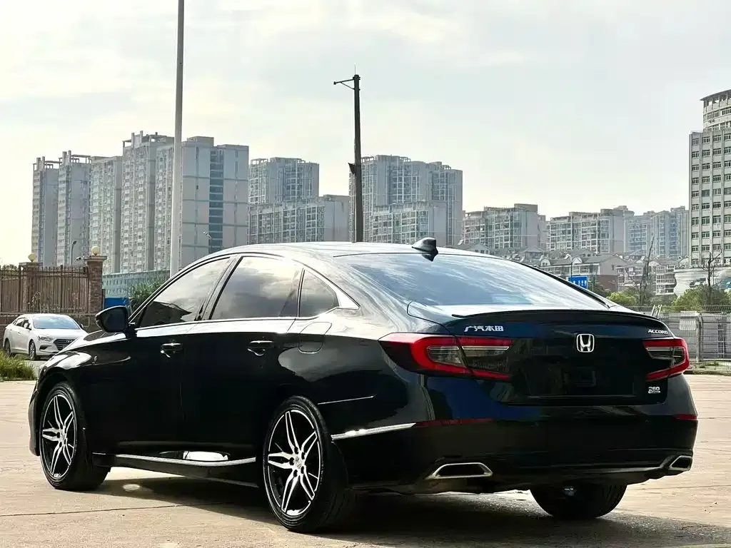 Honda Accord — фото 3
