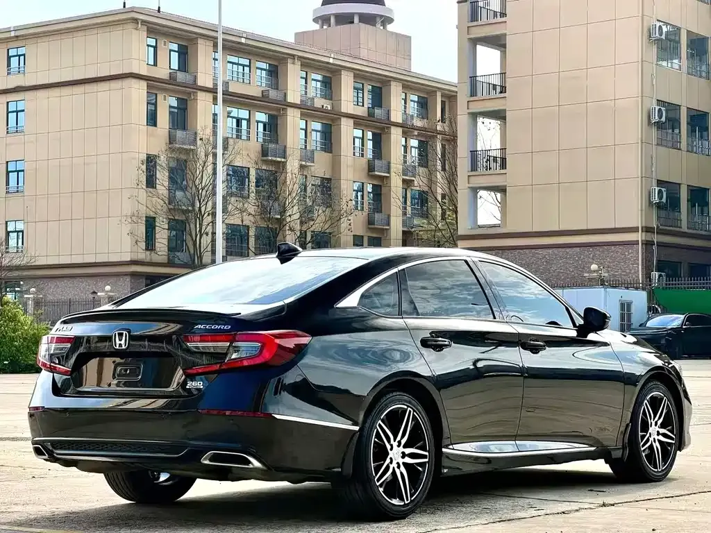 Honda Accord — фото 5