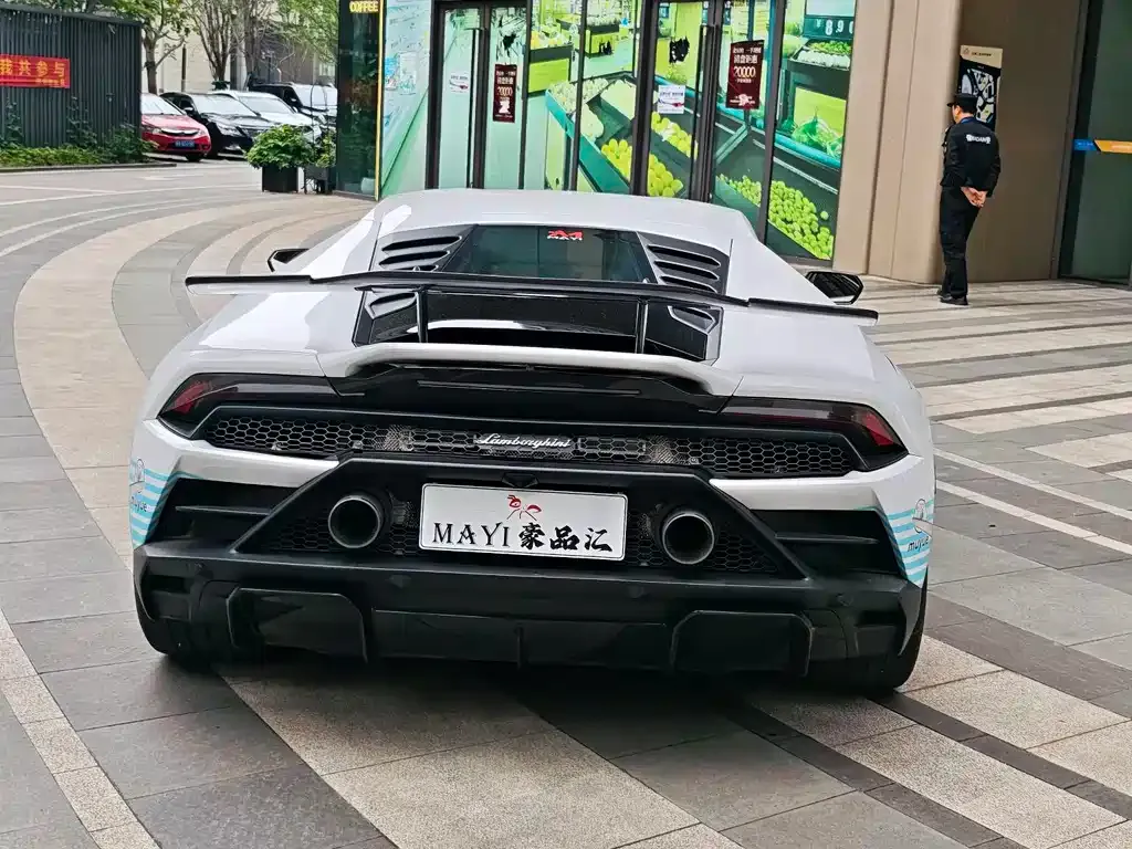 Lamborghini Huracan — фото 7