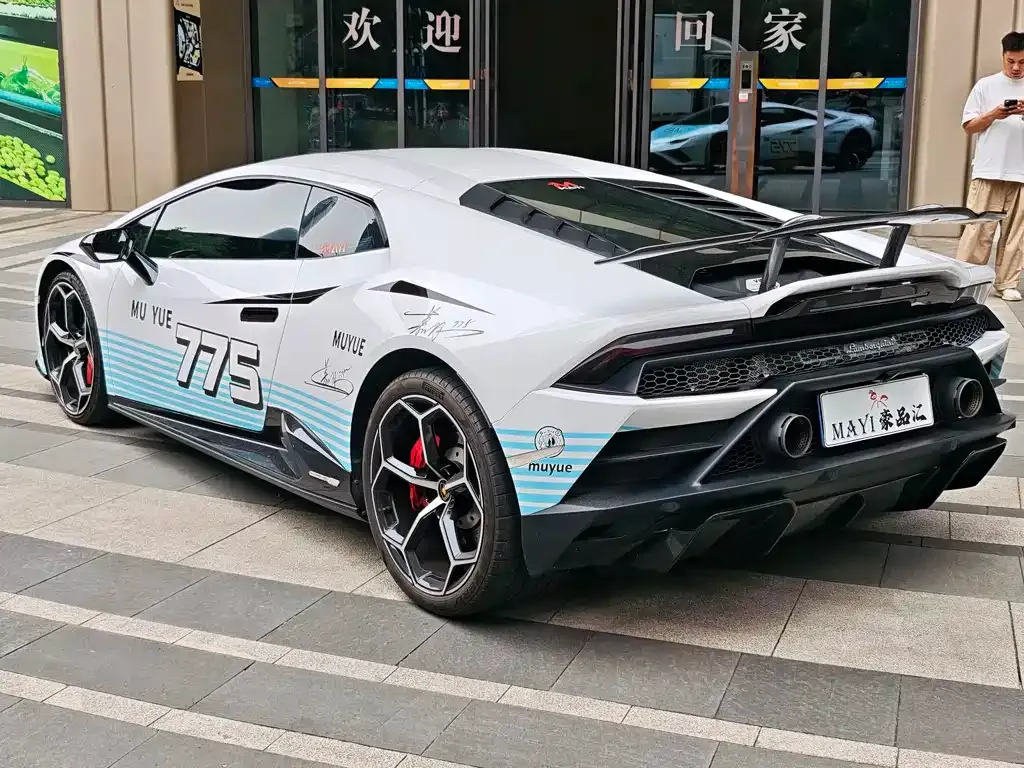 Lamborghini Huracan — фото 5