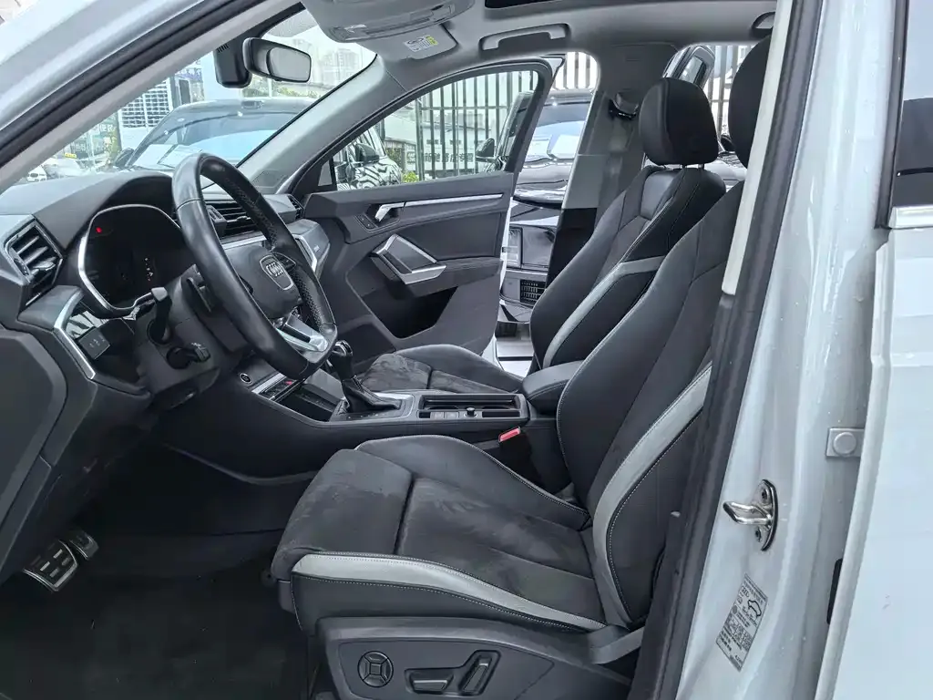 Audi Q3 2022 из CN, фото 7