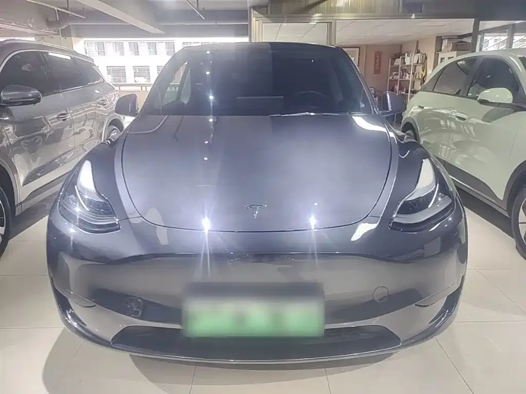 Tesla Model Y — фото 8