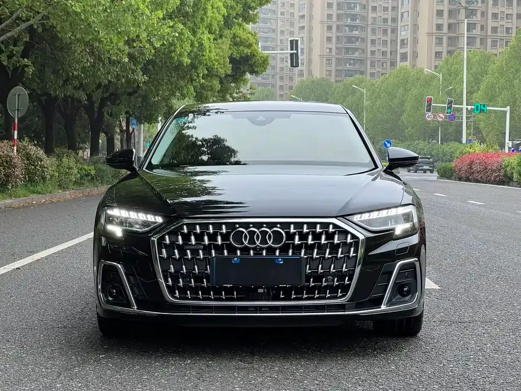 Audi A8 — фото 8