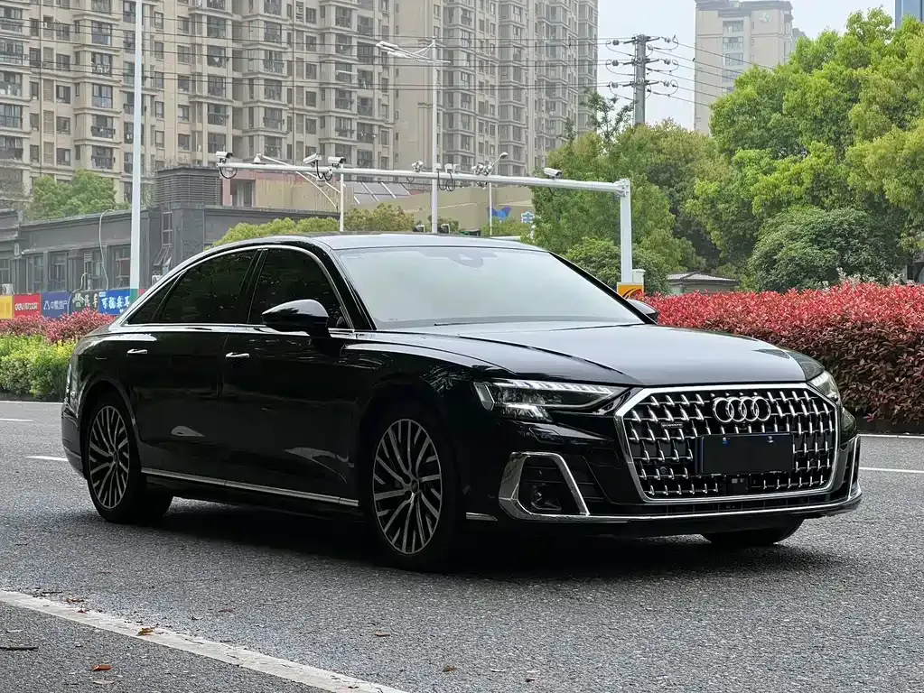 Audi A8 — фото 6