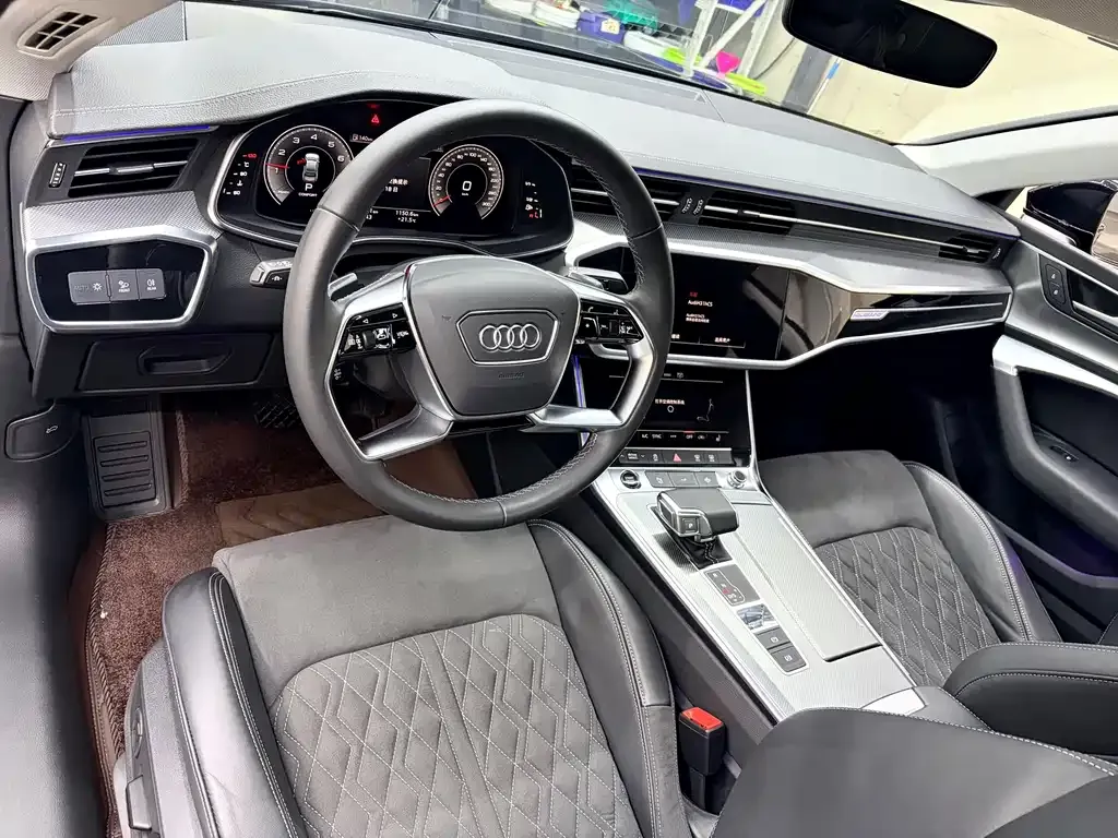 Audi A7L — фото 7