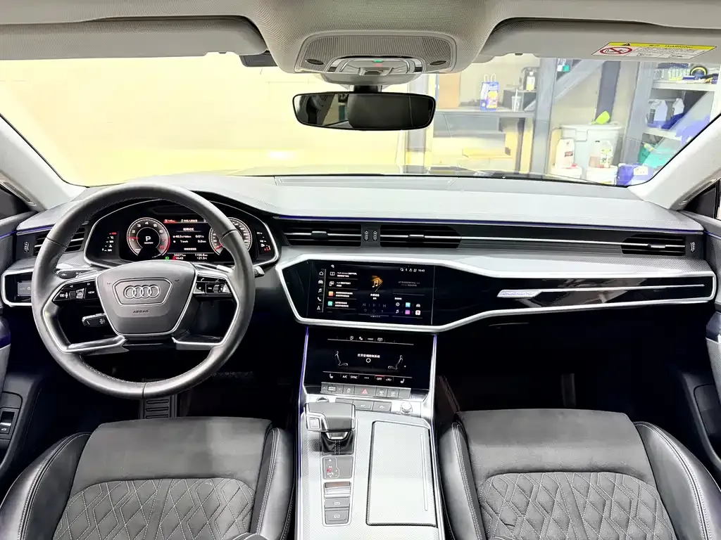Audi A7L — фото 8