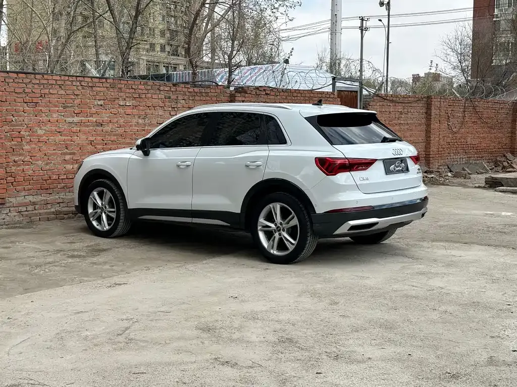 Audi Q3 — фото 6