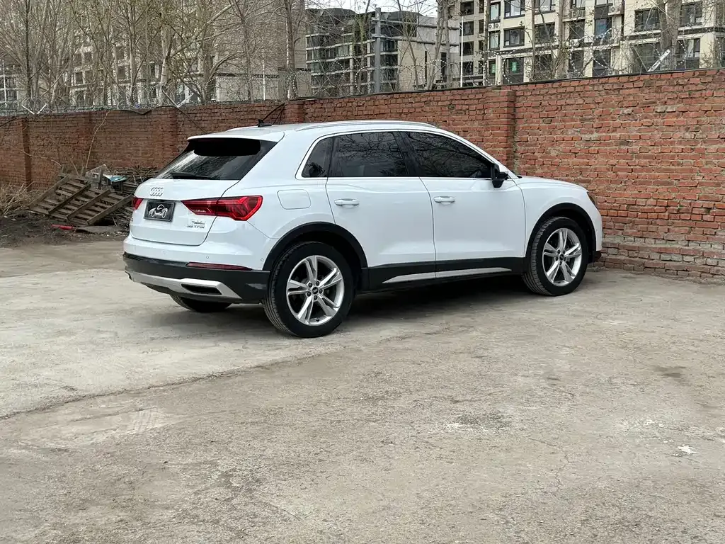 Audi Q3 — фото 9