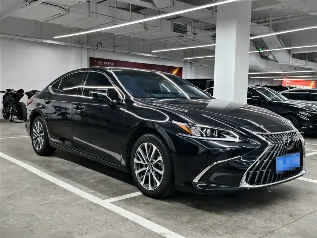 Lexus ES — фото 9