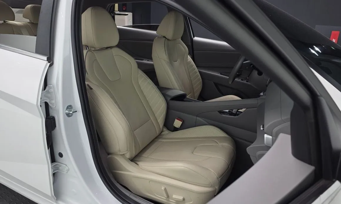 Hyundai AVANTE 2024 из KR, фото 2