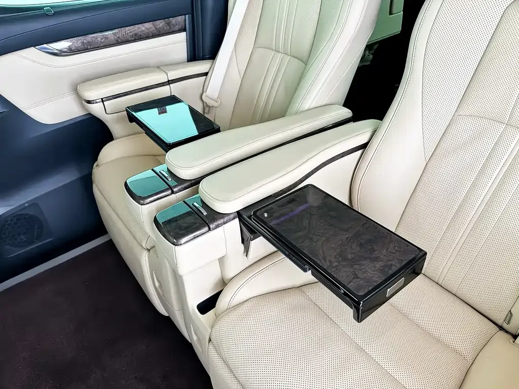 Toyota Vellfire — фото 8