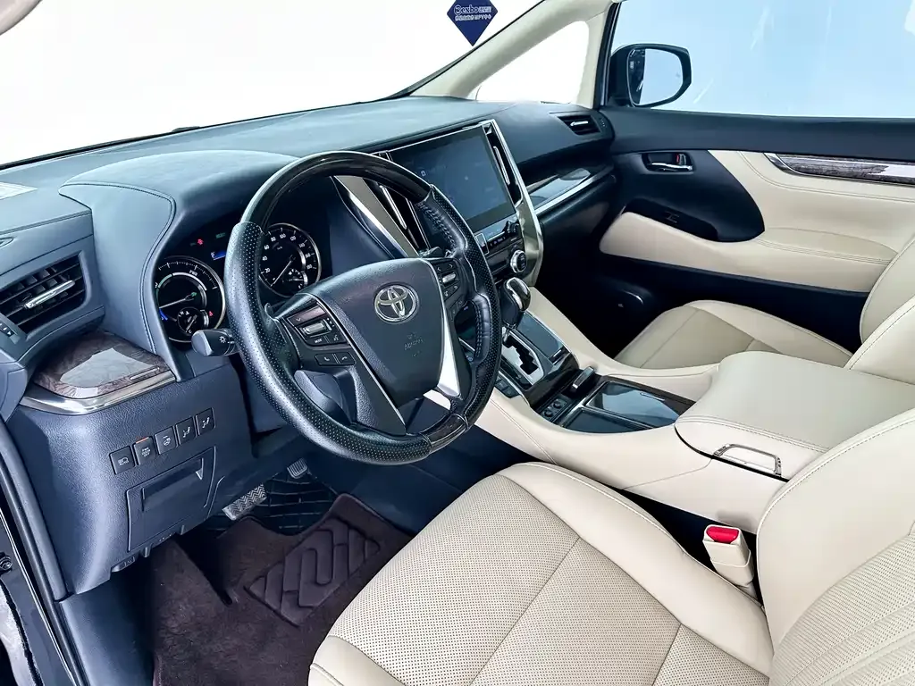 Toyota Vellfire — фото 6