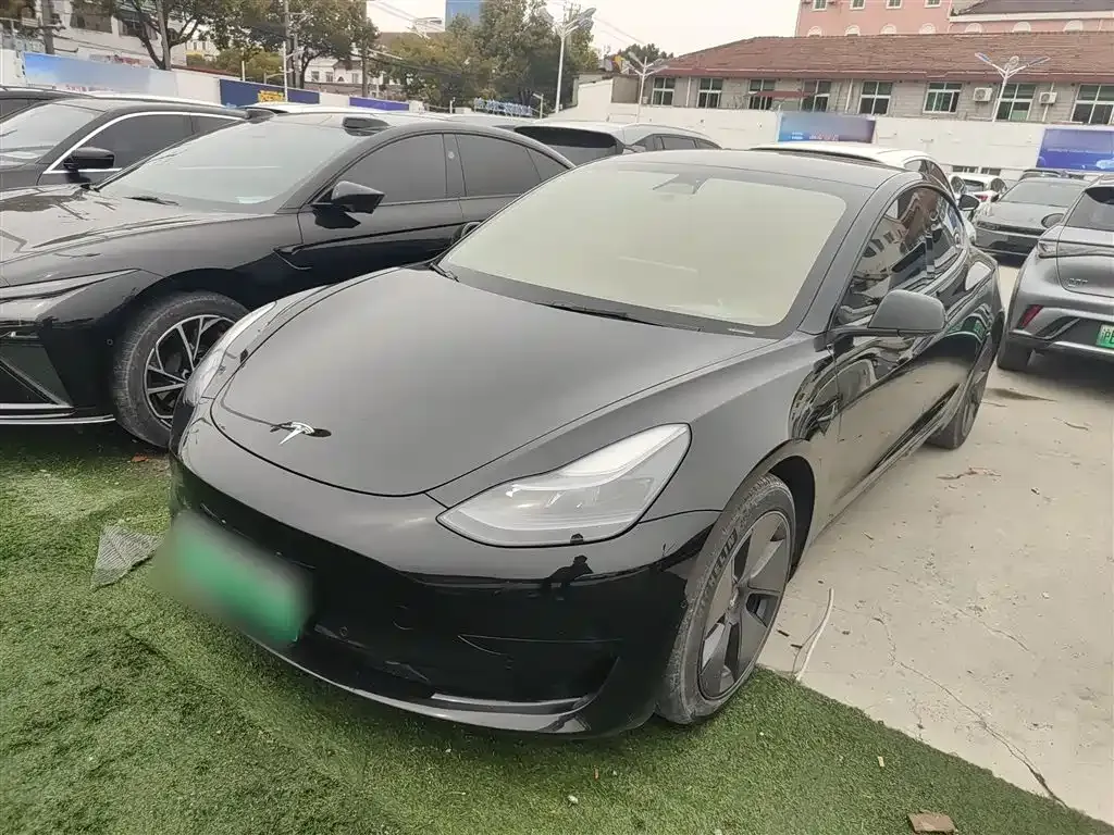 Tesla Model 3 — фото 10