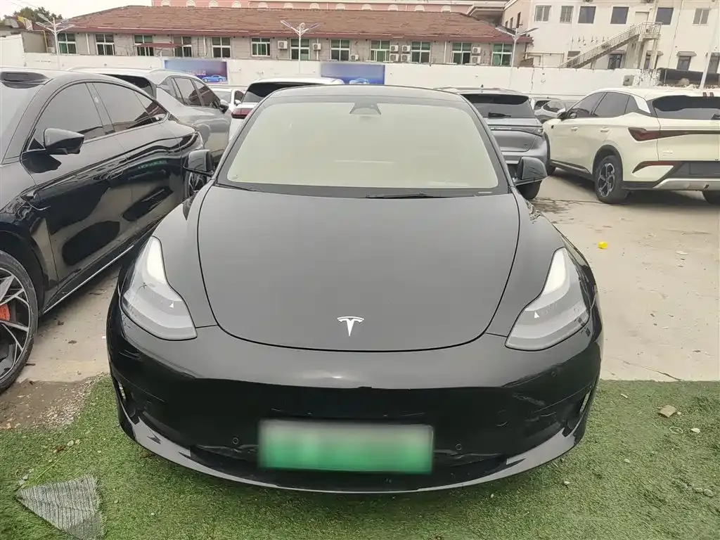 Tesla Model 3 — фото 7