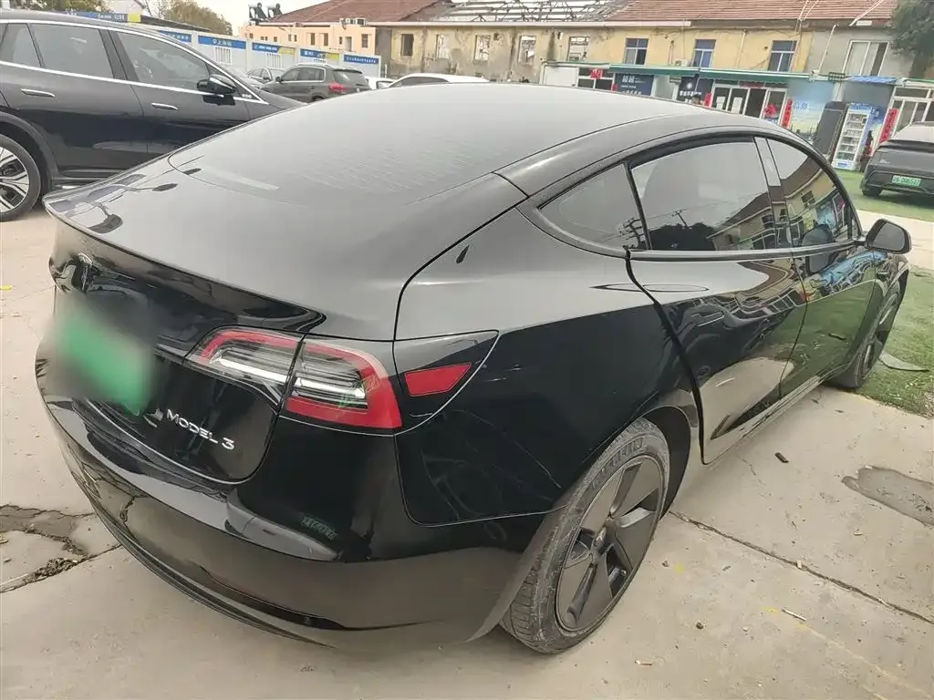 Tesla Model 3 — фото 5