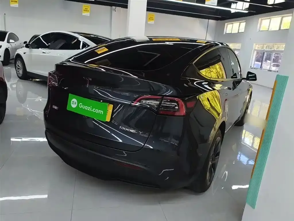 Tesla Model Y — фото 7