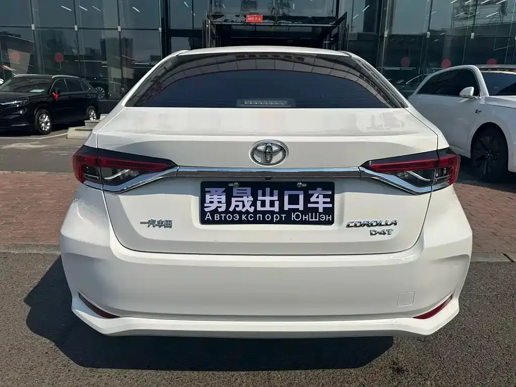 Toyota Corolla — фото 4