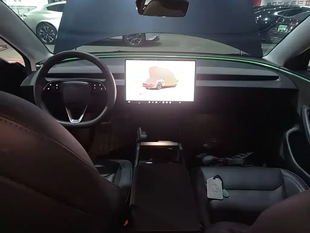 Tesla Model 3 — фото 3