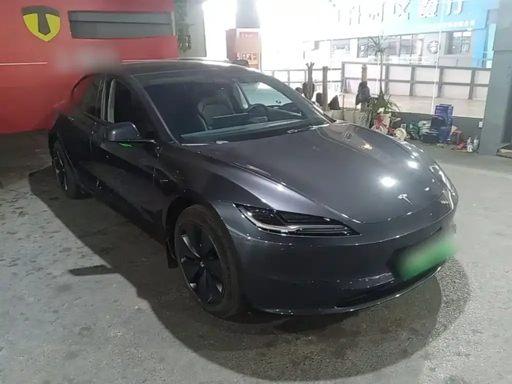 Tesla Model 3 — фото 10