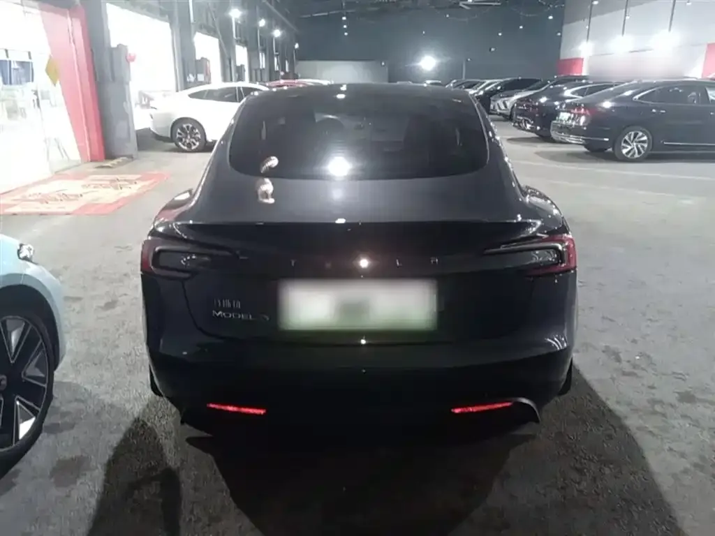 Tesla Model 3 — фото 2