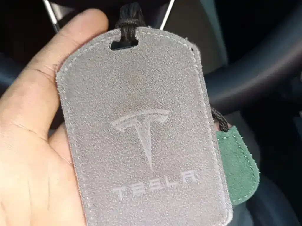 Tesla Model 3 — фото 8
