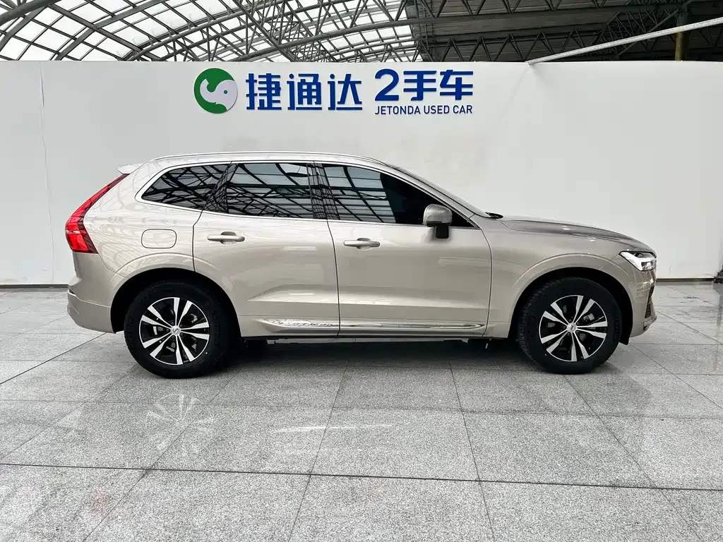 Volvo XC60 2023 из CN, фото 8