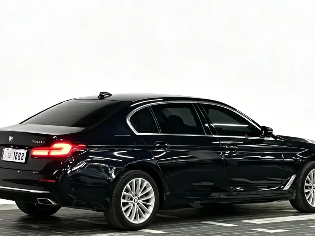 BMW 5 Series — фото 8
