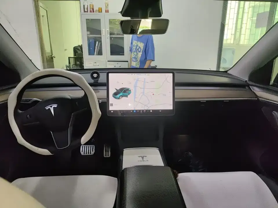 Tesla Model Y — фото 4