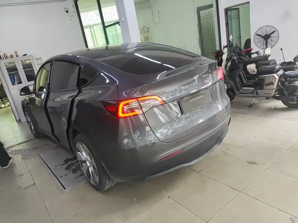 Tesla Model Y — фото 7