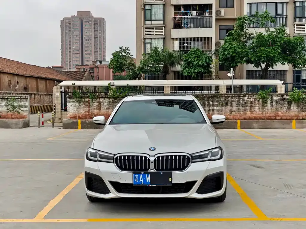BMW 5 Series — фото 2