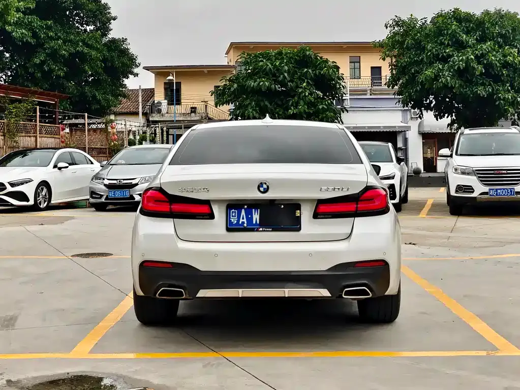 BMW 5 Series — фото 5