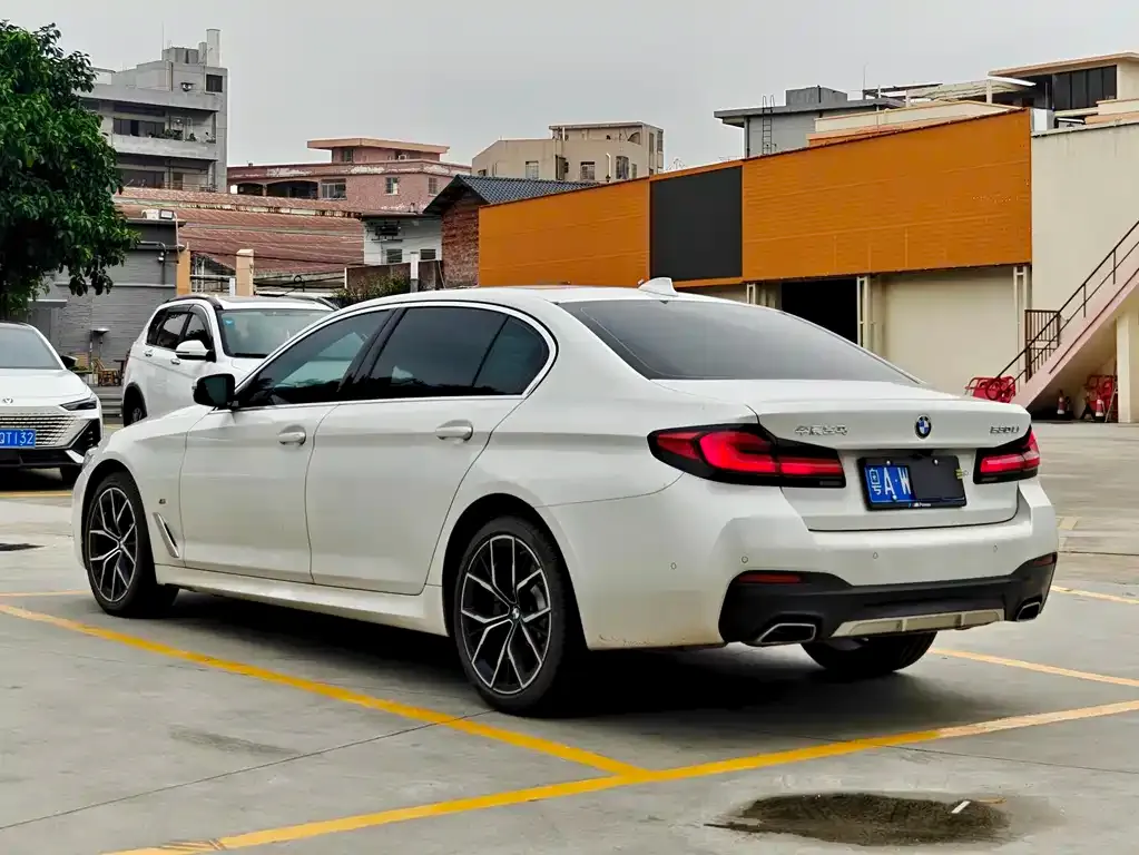 BMW 5 Series — фото 10