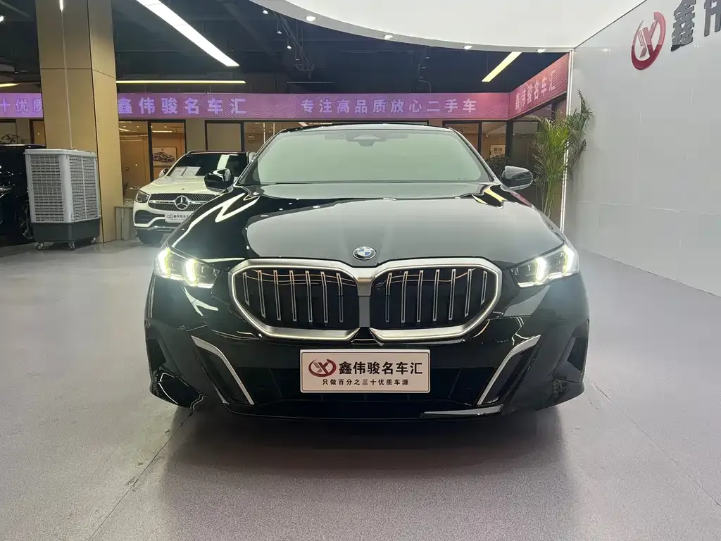 BMW 5 Series — фото 10