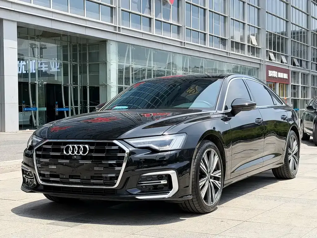 Audi A6L — фото 1