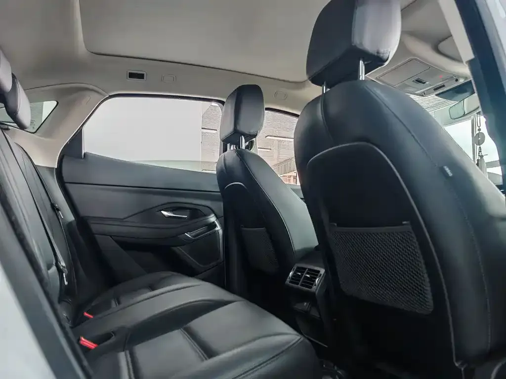Jaguar E-PACE — фото 4