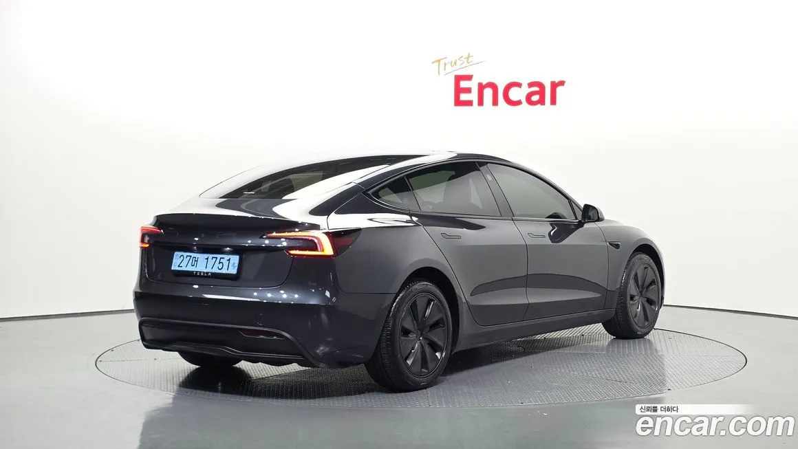 Tesla Model 3 — фото 4