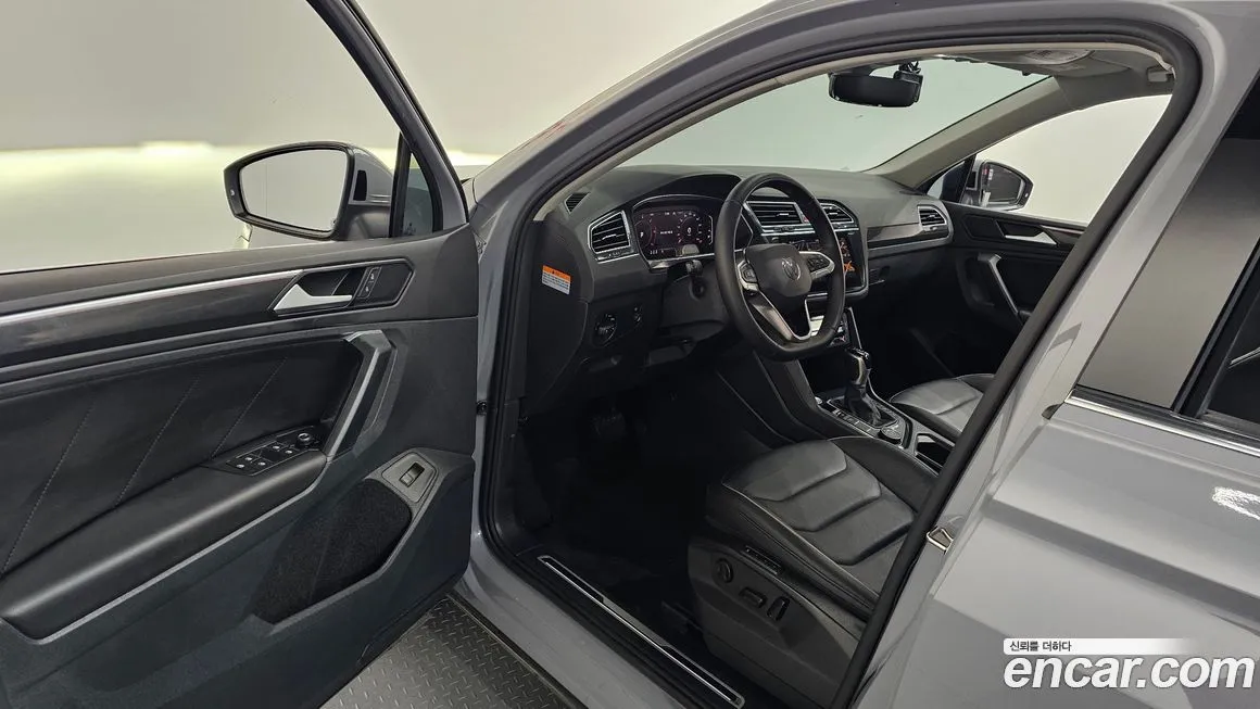Volkswagen Tiguan — фото 10