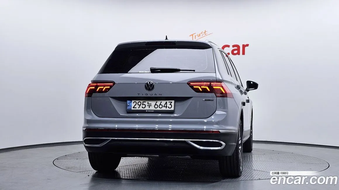 Volkswagen Tiguan — фото 7