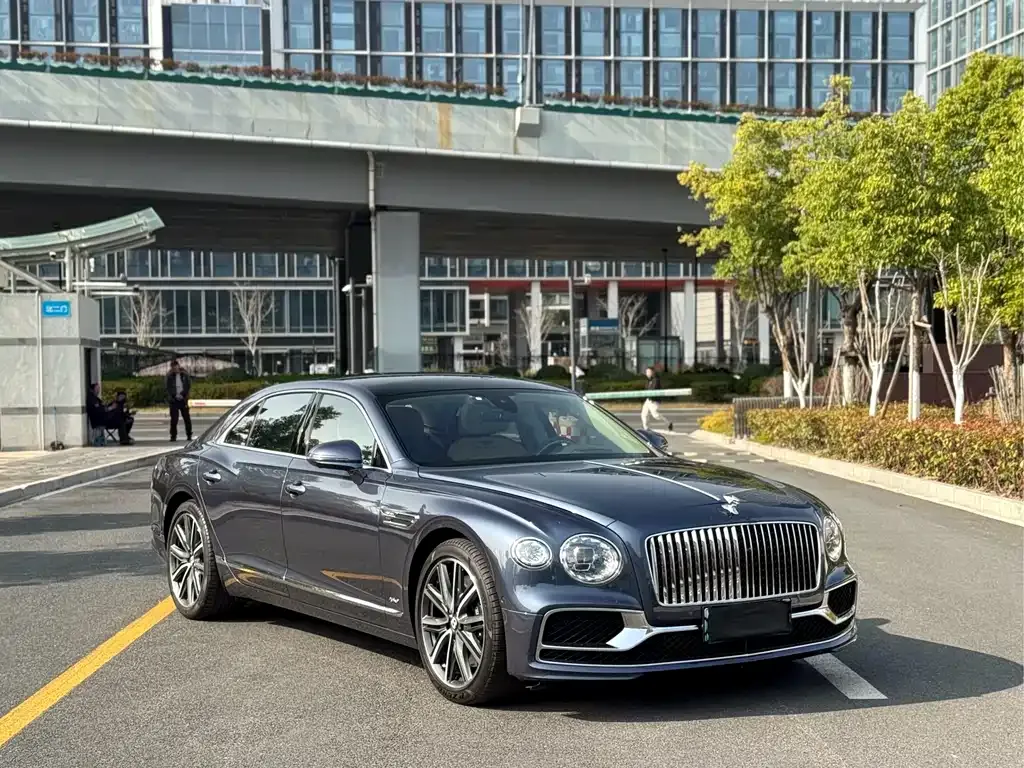 Bentley Flying Spur PHEV 2022 из CN, фото 8